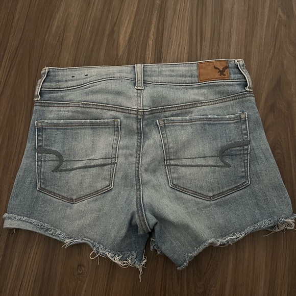 American Eagle jean shorts size 4 - Picture 2 of 3